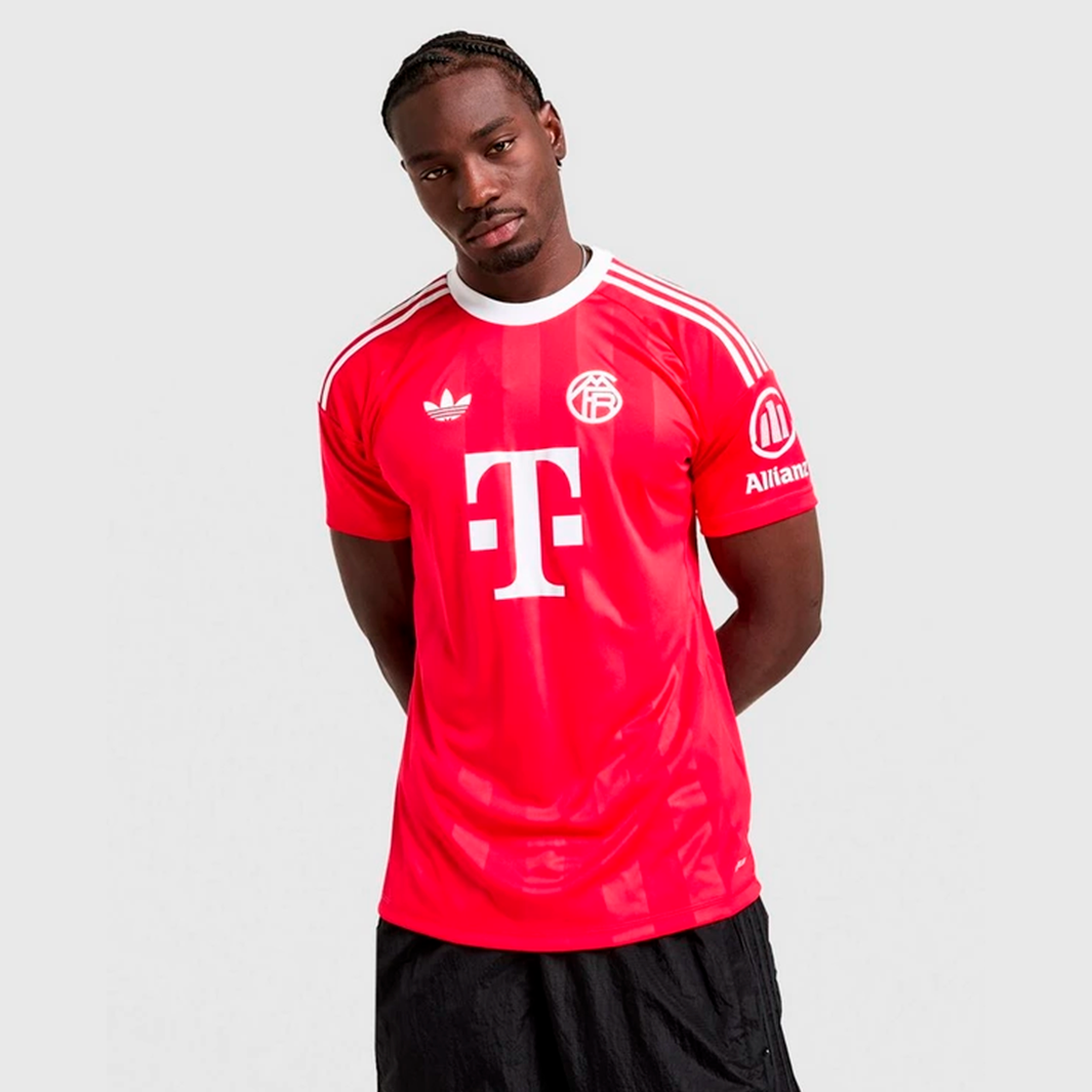 1-218 Bayern Munich 2025/26 Goalkeeper Jersey – Fan Version - Image 1