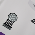 Real Madrid 2006/07 Home Jersey  Retro Version - Image 9