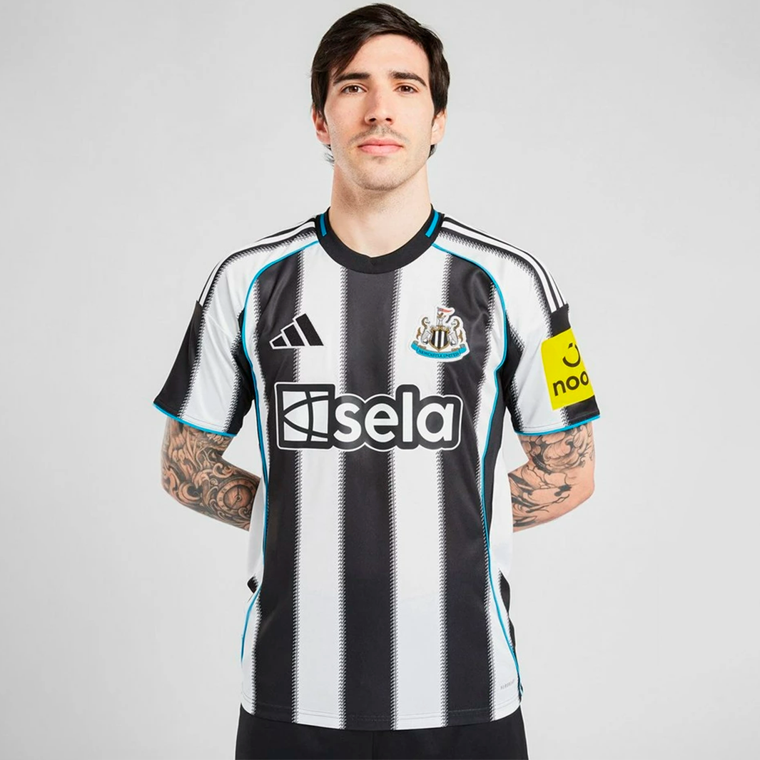 xcv-xvdxv Newcastle United 2025/26 Home Jersey Fan Version - Image 1